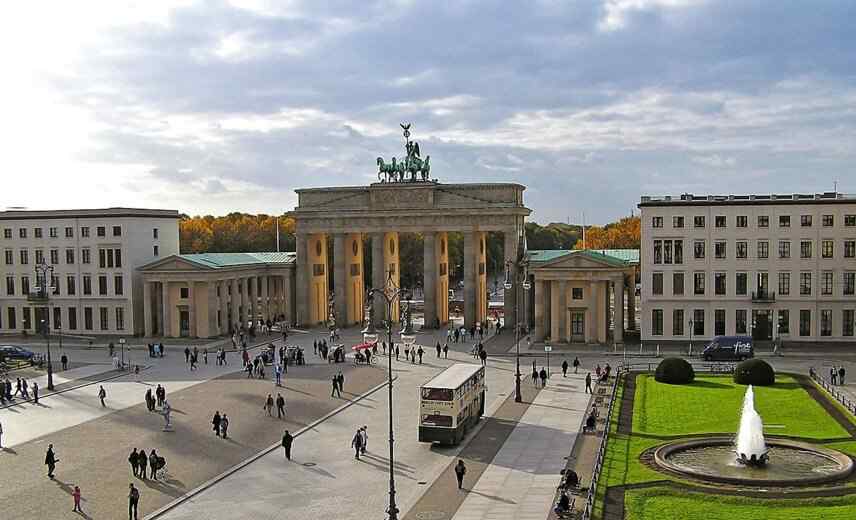 Парижская площадь в Берлине